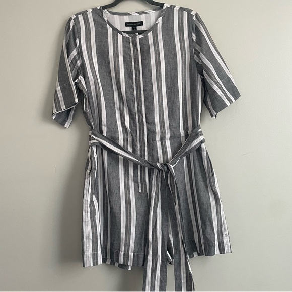 NWT BANANA REPUBLIC GREY WHITE STRIPE LINEN ROMPER. SIZE 10Petite - Picture 1 of 11